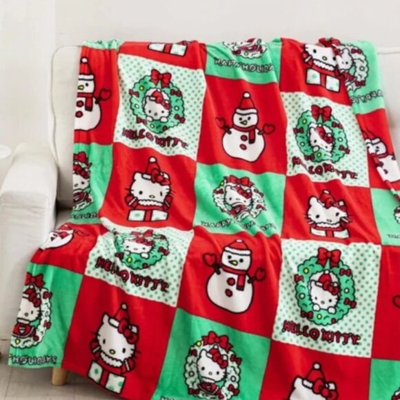 NWT Sanrio Hello Kitty Christmas Holiday Hugs Silk Touch Throw Blanket 50 x 70 - Picture 1 of 6